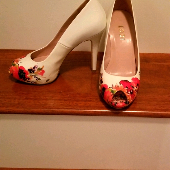 Floral print heels - Picture 2 of 3